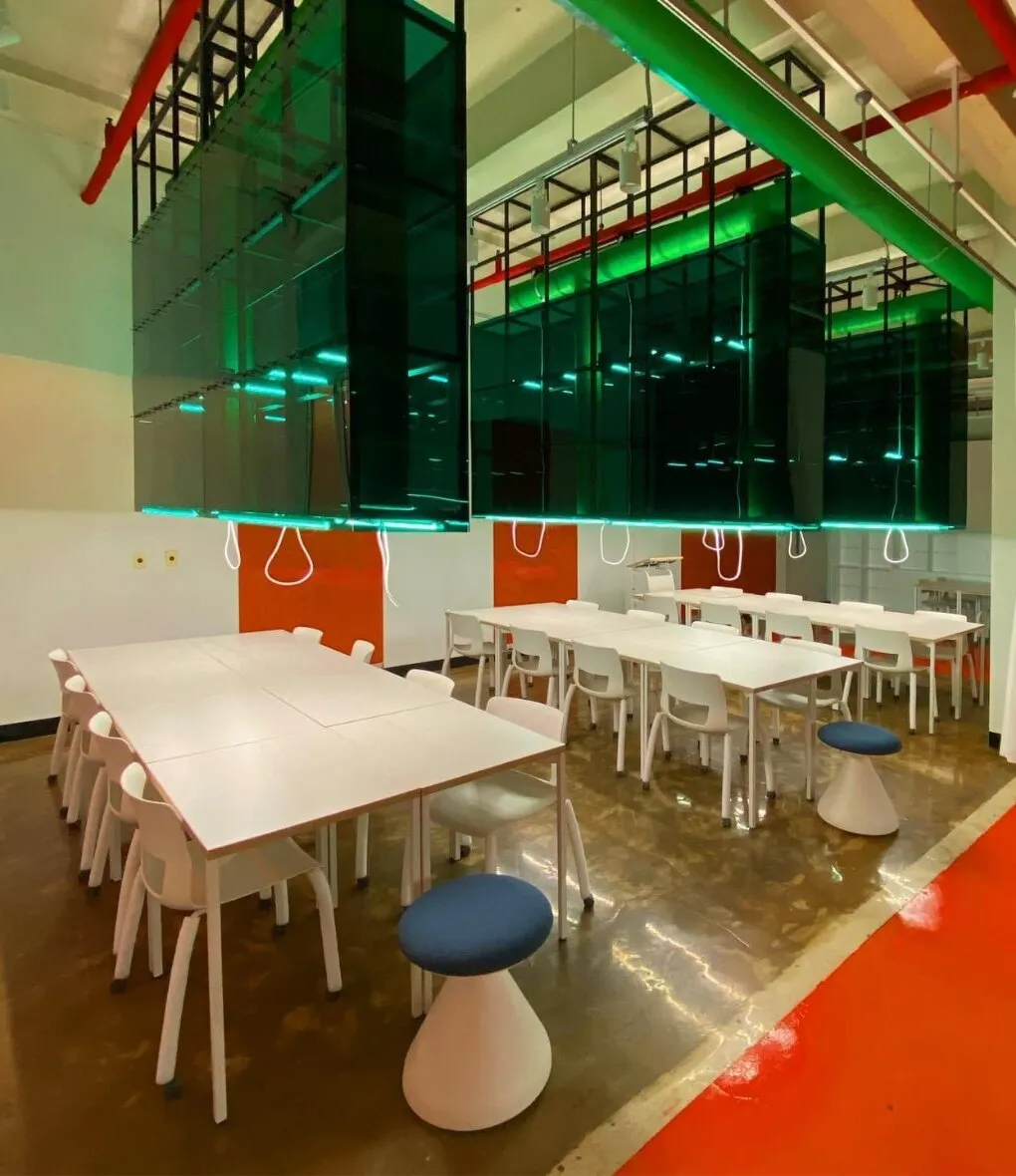 울산대학교 메이커스페이스 인테리어 사진 3